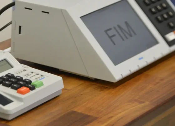 Nova bandeira, passe livre: confira outras votações do último domingo, deputados