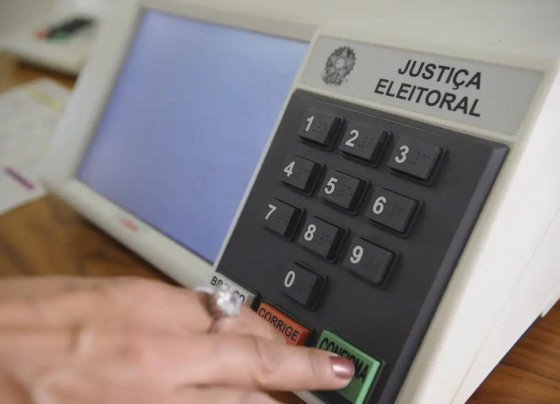 urna eletrônica de votação nas eleições do Brasil