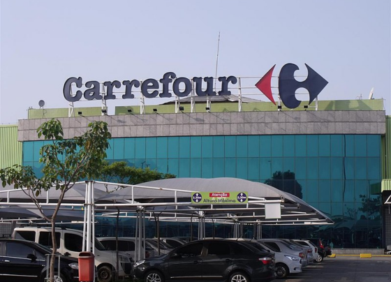 fachada de loja do Carrefour em Belfor Roxo (RJ)