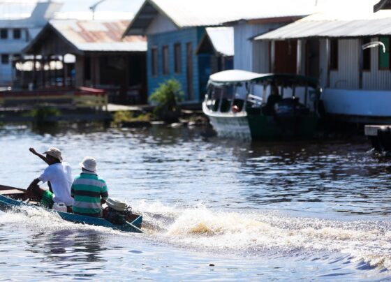 cheia do rio em Manaus