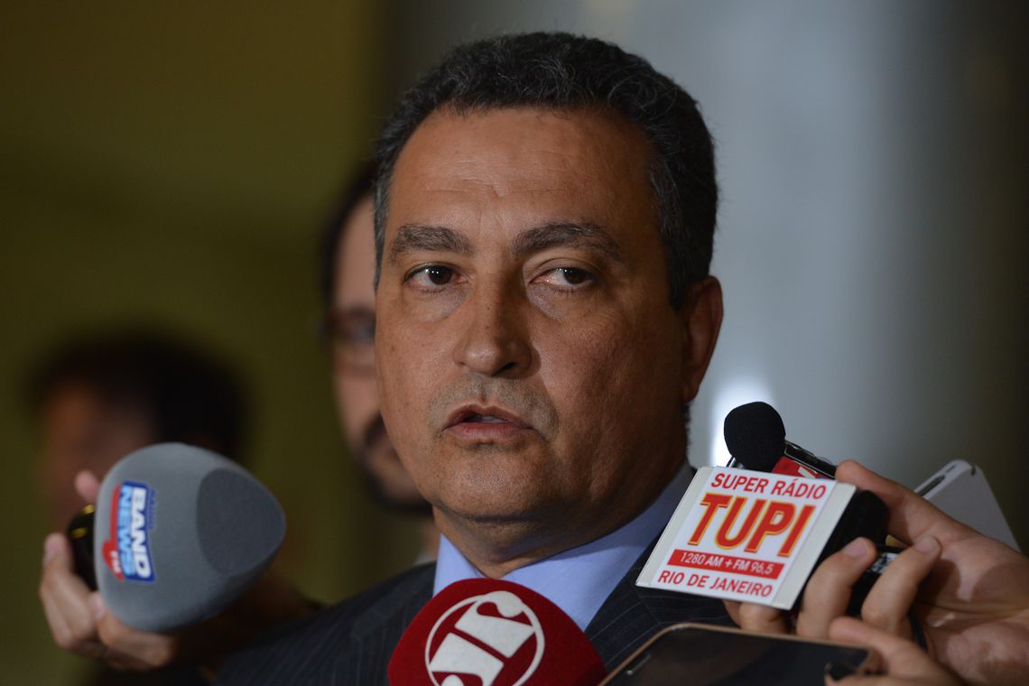Governo poderá intervir nos preços dos alimentos, diz Rui Costa