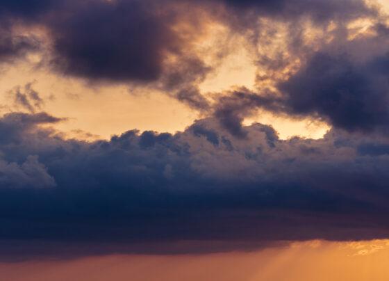 previsão do tempo: nuvens de chuva