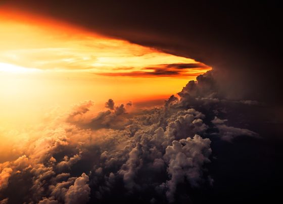 nuvem de tempestade em dia de calor