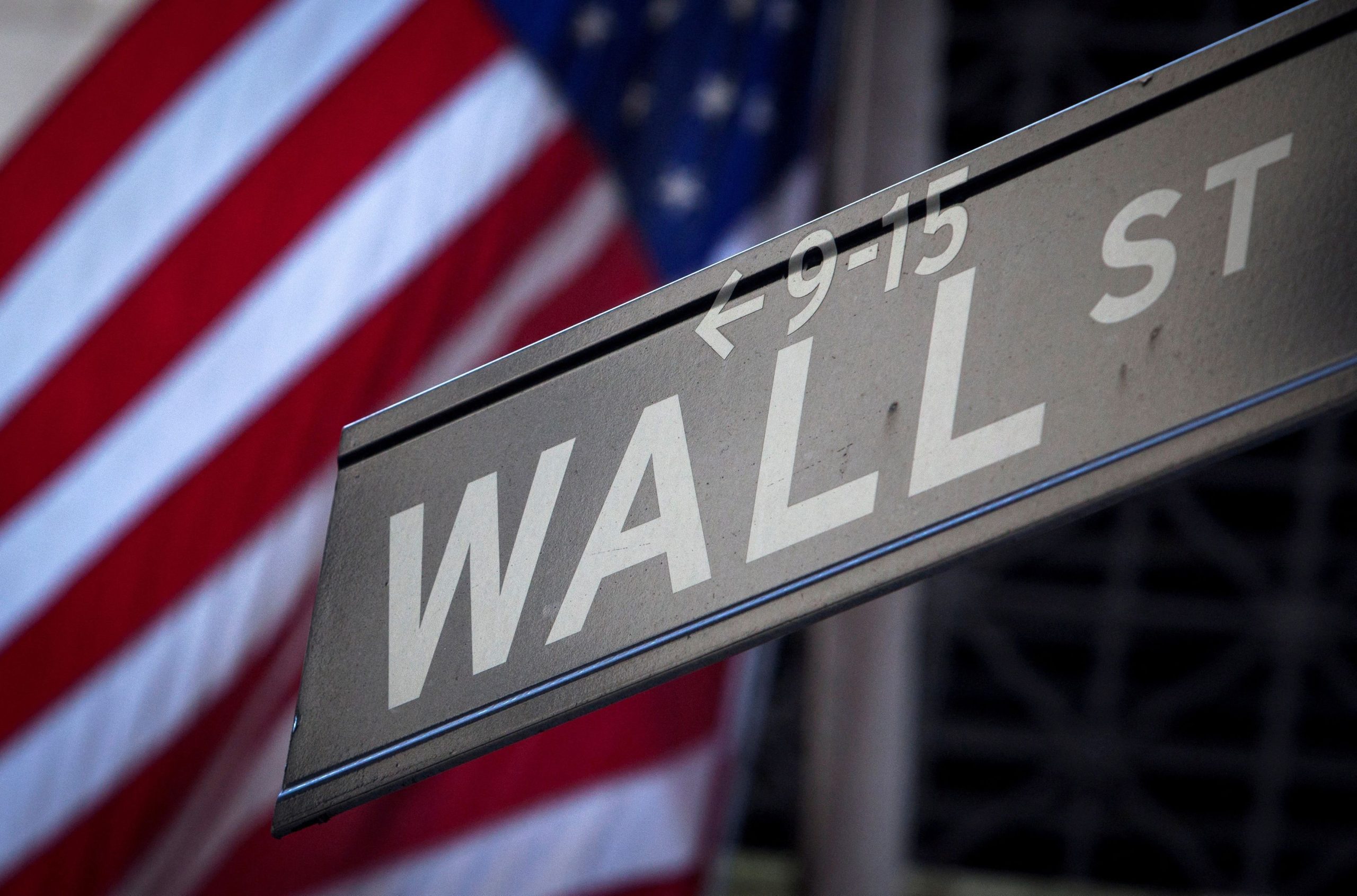 Wall Street recua após dados aumentarem preocupações com inflação