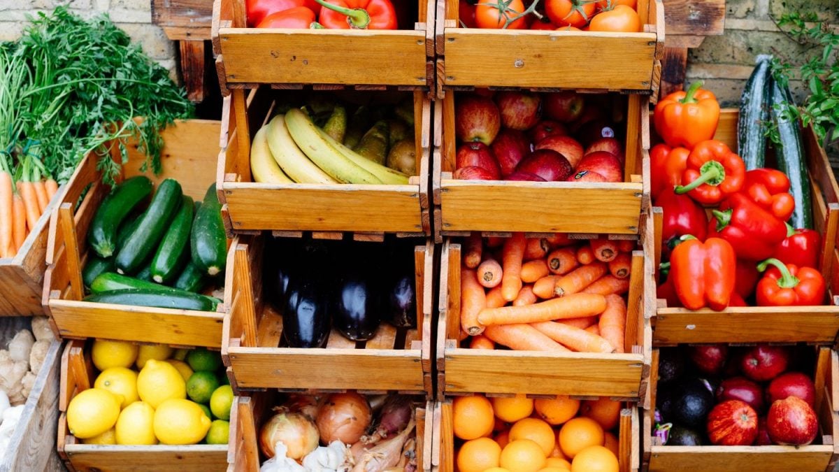 Inflação Desacelera Alta para 0,56% em Março, Mas Alimentos Disparam Mais de 1%