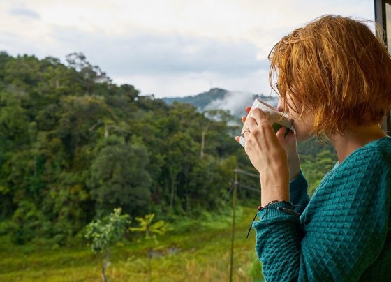 mulher clima previsão do tempo frio outono inverno