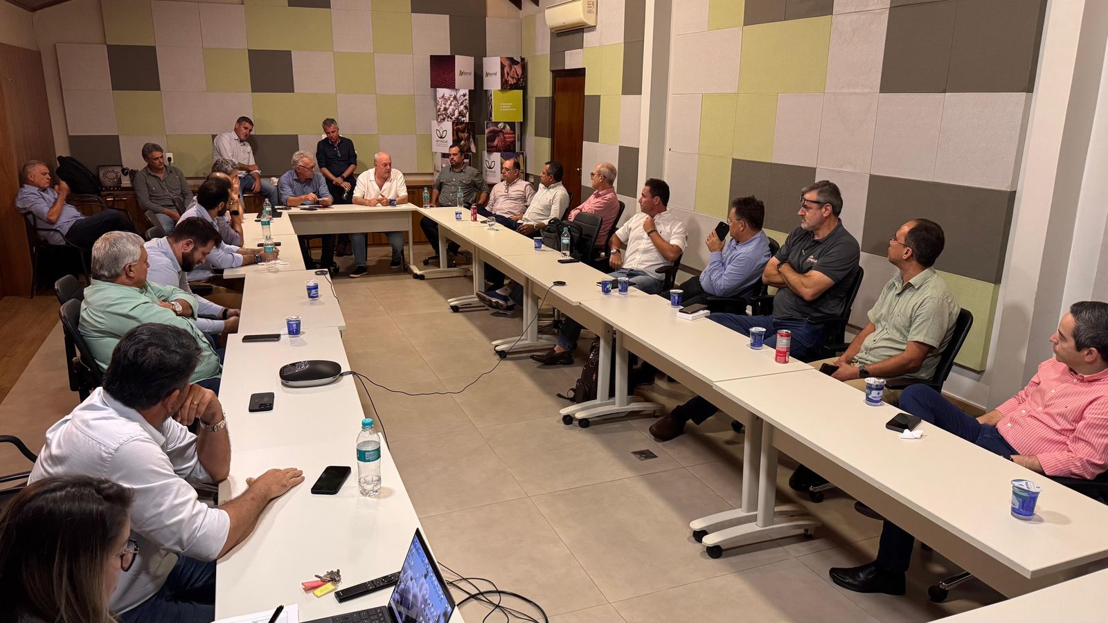 Ministério da Agricultura e Pecuária recebe demandas do setor sementeiro de Mato Grosso
