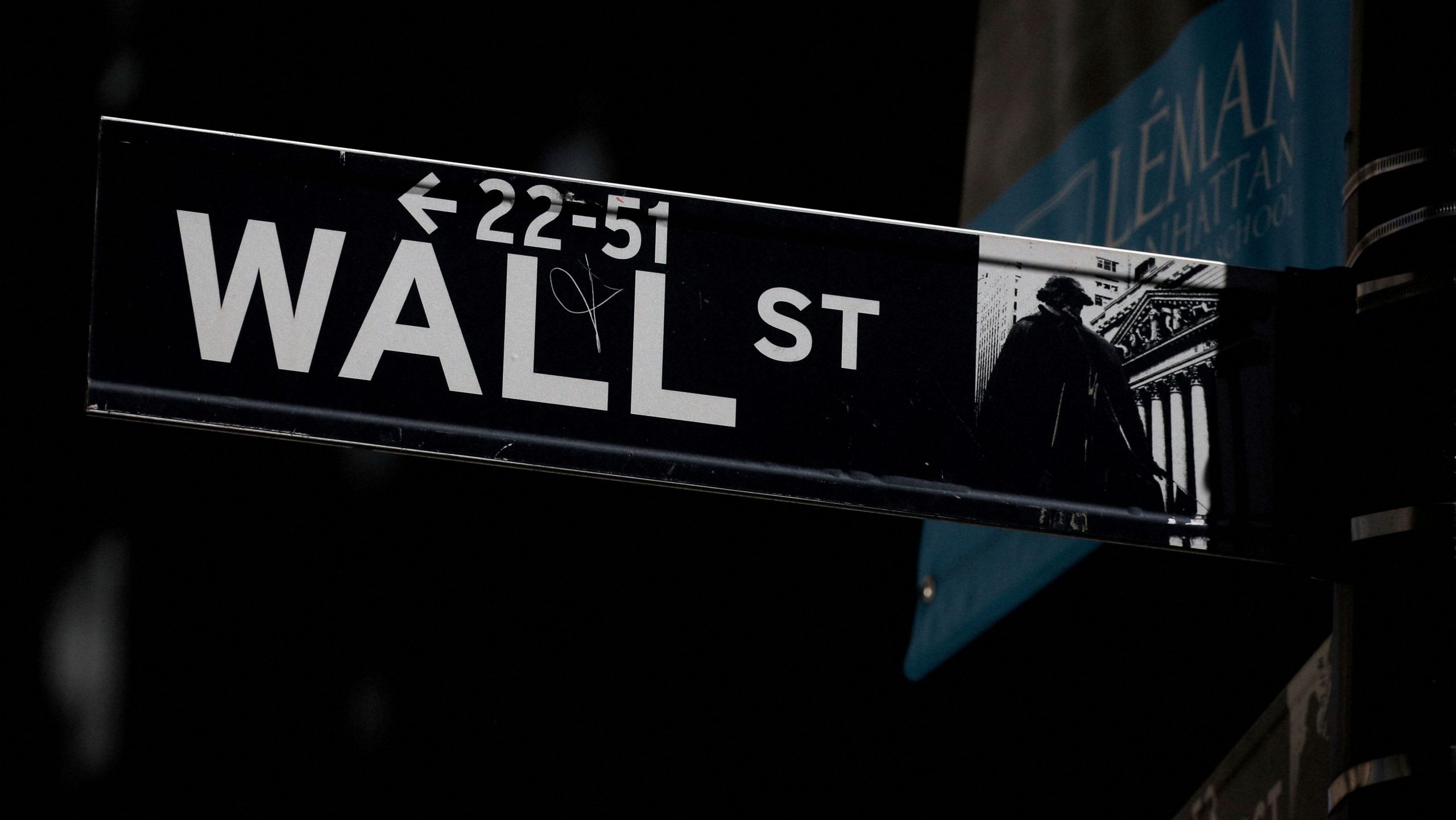 Wall Street fecha dividida em dia de volatilidade causada por tarifas