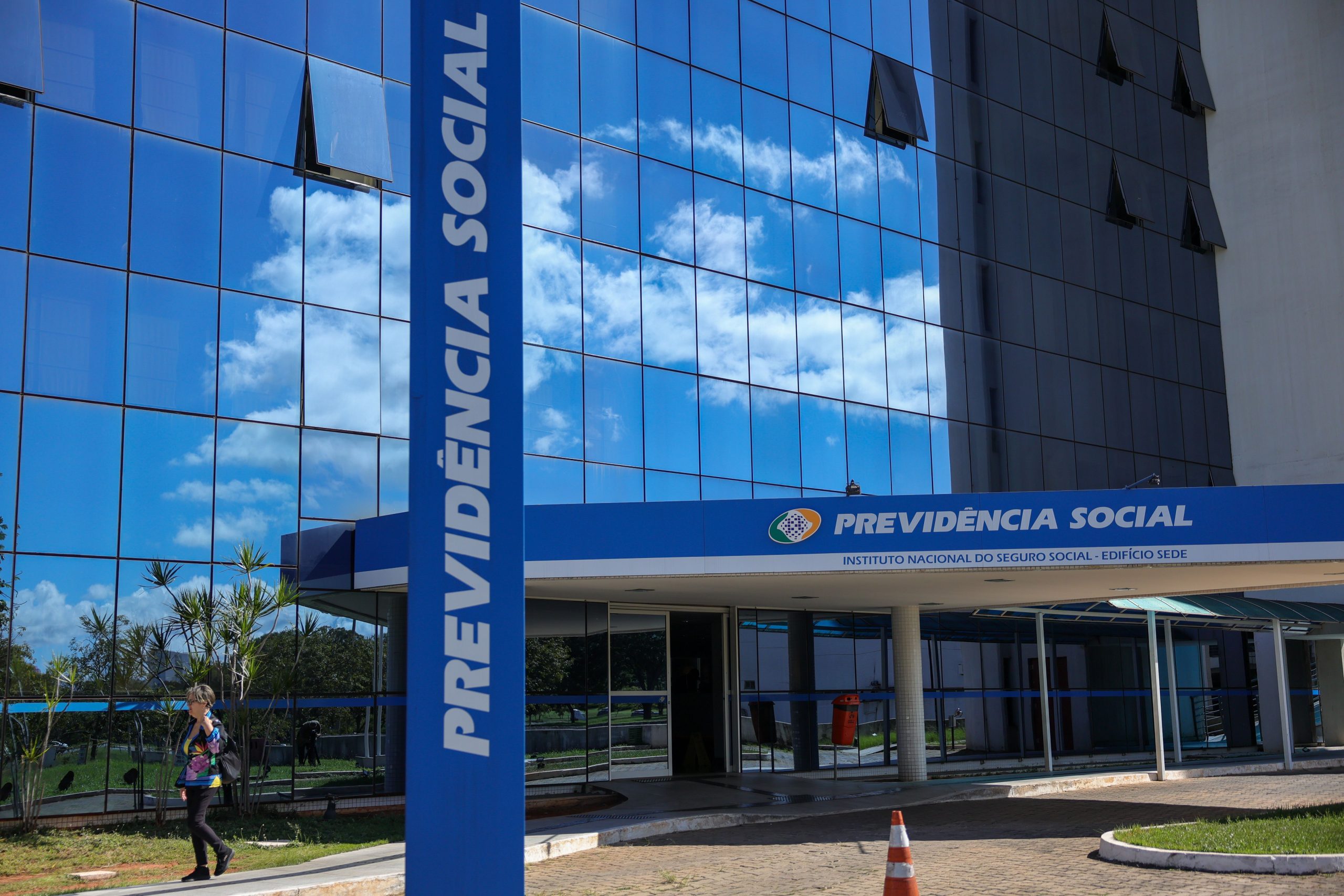 Fraude no INSS: veja perguntas e respostas sobre reembolso dos descontos