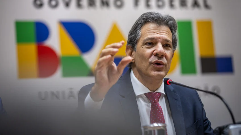 Governo avalia ajustes após críticas à alta do IOF, diz Haddad