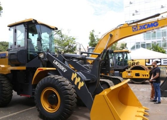 EXPOSIÇÃO DE MÁQUINAS AGRÍCOLAS (BRASÍLIA)