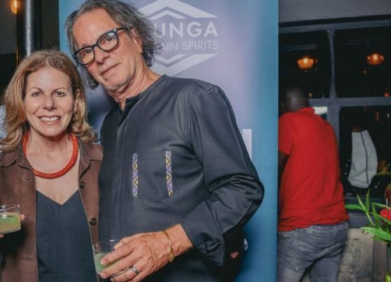 Em Ruanda, Karen Sherman Transforma Batatas em Bebida Premium