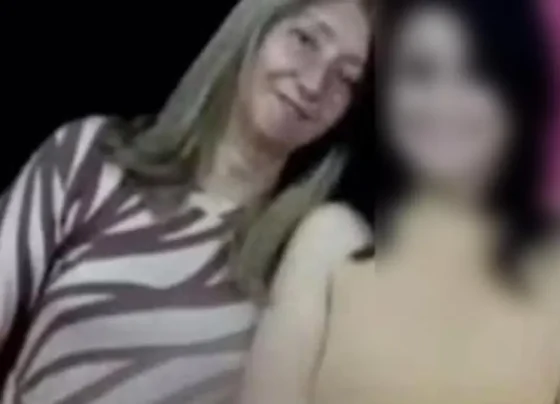 Maria de Lourdes de Jesus ao lado da filha, suspeita de matá-la - (Foto: reprodução)