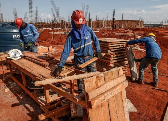 caged foto mayke toscano secom mt