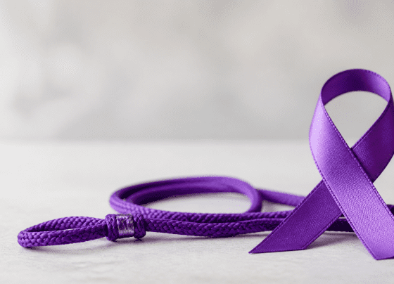 Comissão da Câmara aprova projeto que cria cordão roxo para identificar pessoas com Alzheimer