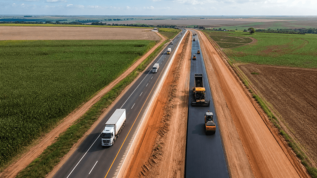 Ministro cita R$ 240 bilhões contratados em obras rodoviárias em três anos