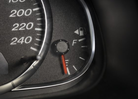 Combustível, nível de combustível em painel de carro