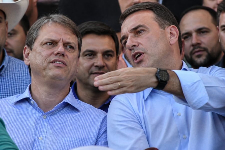 Ao lado de Tarcísio na Festa do Peão de Barretos, Flávio diz que vai resgatar o agro: ‘Grande orgulho mundial’