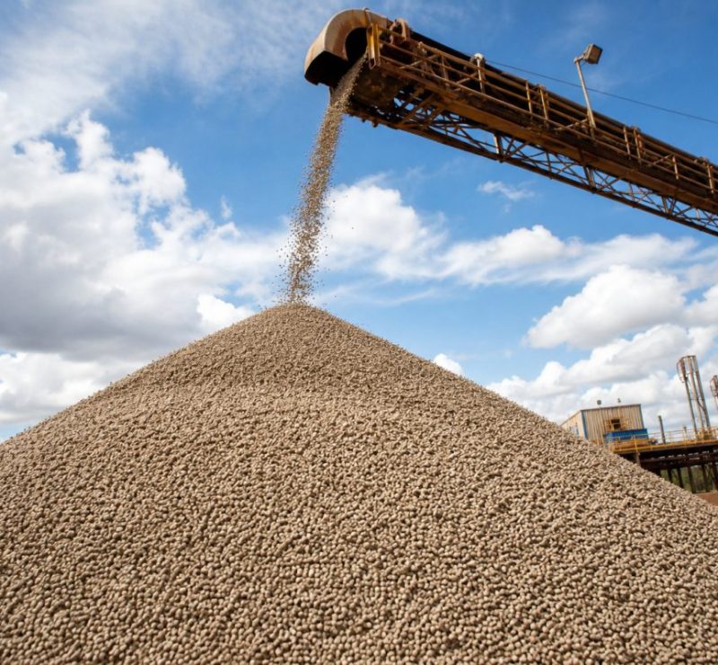 Senadores aprovam programa para fortalecer produção de fertilizantes