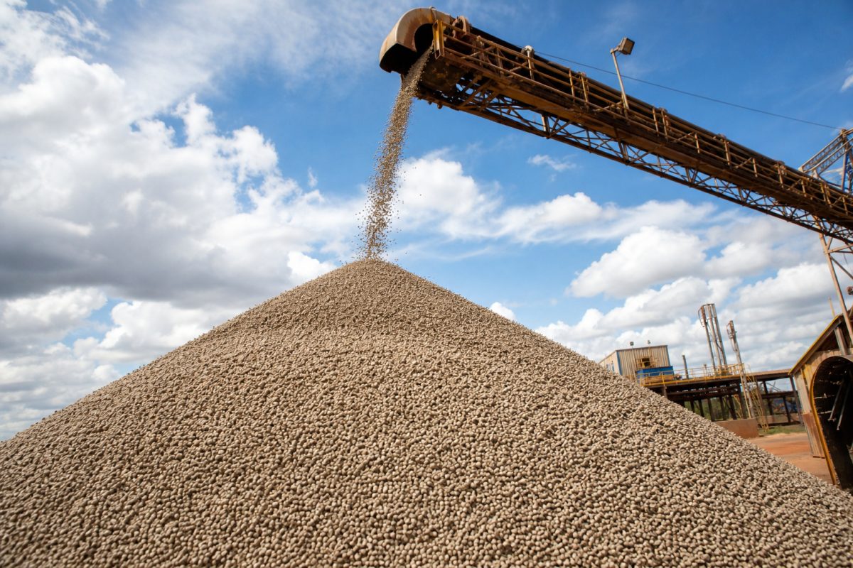 Senadores aprovam programa para fortalecer produção de fertilizantes