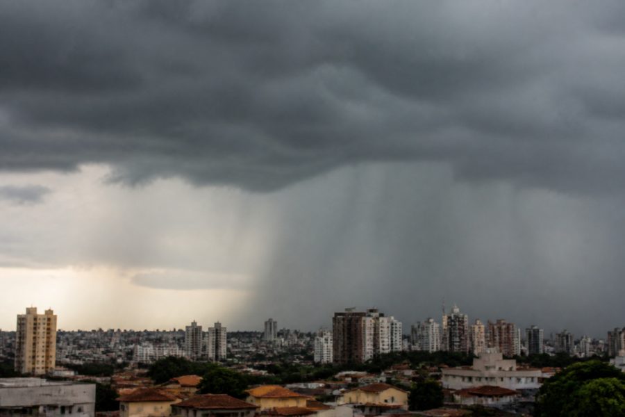Sul e Sudeste terão dia de chuva, trovoadas e tempestades