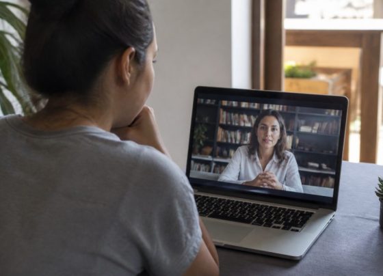 SUS: mulheres em situação de violência têm teleatendimento psicológico
