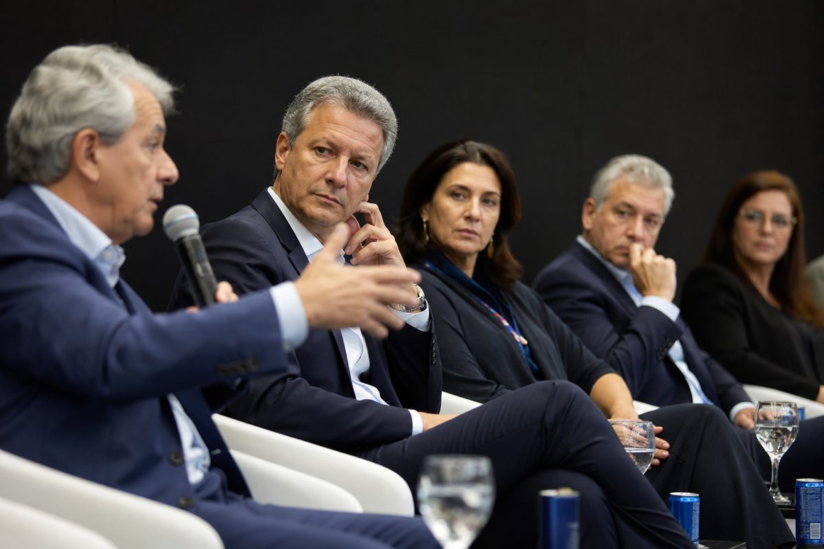 Congresso da ABAG Discute “Tarifaço” dos EUA e Cobra Ação Diplomática Imediata