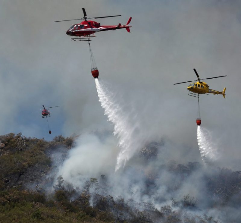 Bombeiros de MT usam três aeronaves para combater incêndio florestal
