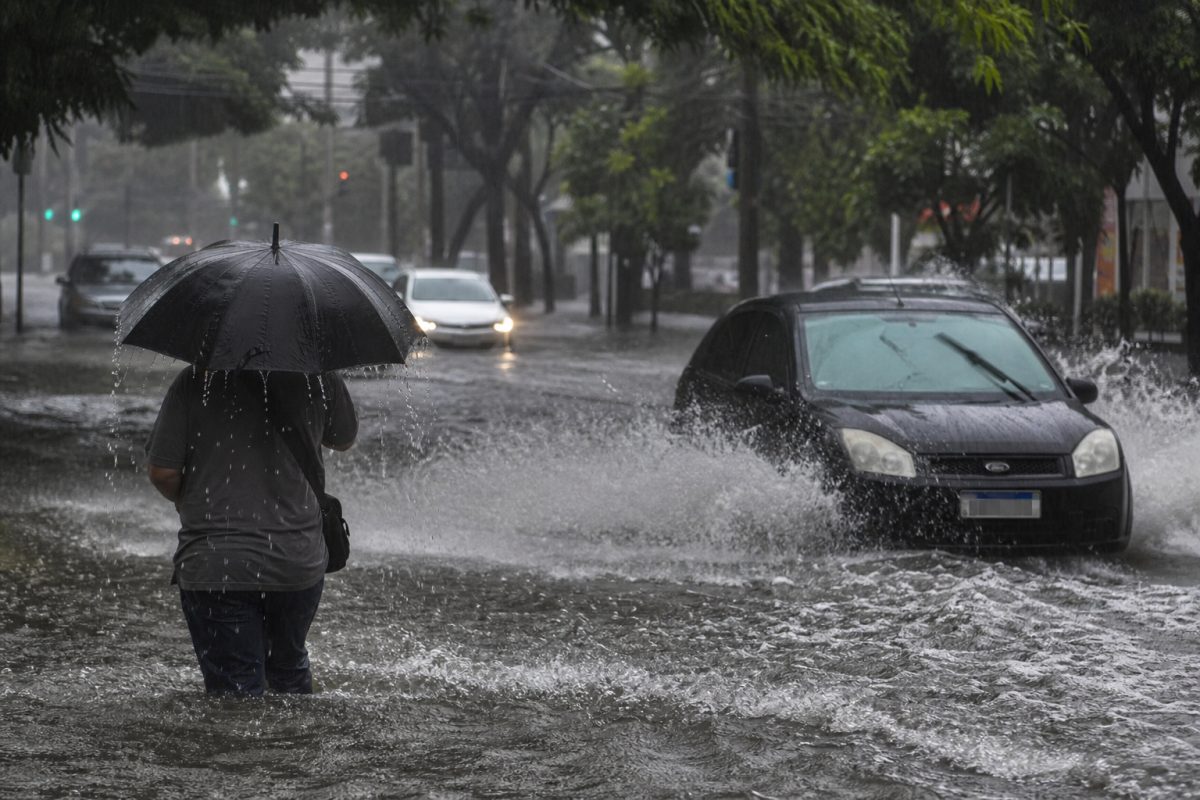 Feriadão: fim de semana deve ser de chuva em boa parte do país